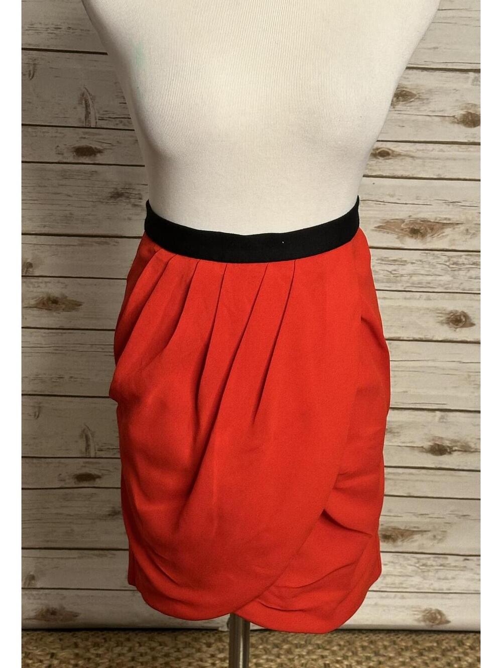 Banana Republic red draped pencil tulip skirt Size 10 modern classic colorblock